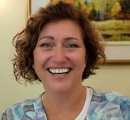 Image of Elena dental assistant at Michael Beier dentistry 90 Guelph street Georgetown Ontario
